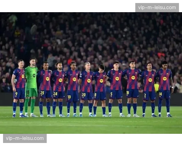 巴萨年轻中卫库巴西获门将加西亚拥抱，防守功力获认可